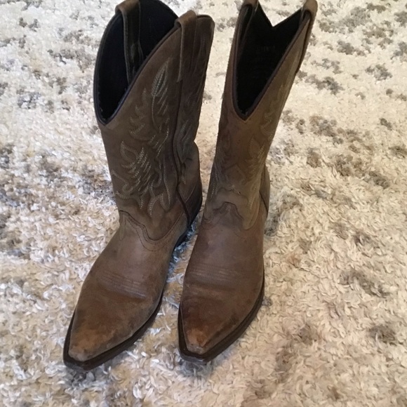 Laredo Shoes - Very Distressed Laredo boots sz 6.5M